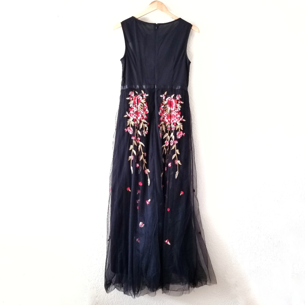 NWT Victorian Trading Co Embroidered Maxi Dress M - Picture 5 of 8